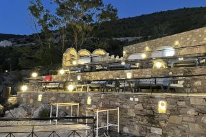 Φωτισμός σε κατάστημα στο Λουτράκι Φωτισμός σε κατάστημα στο Λουτράκι
